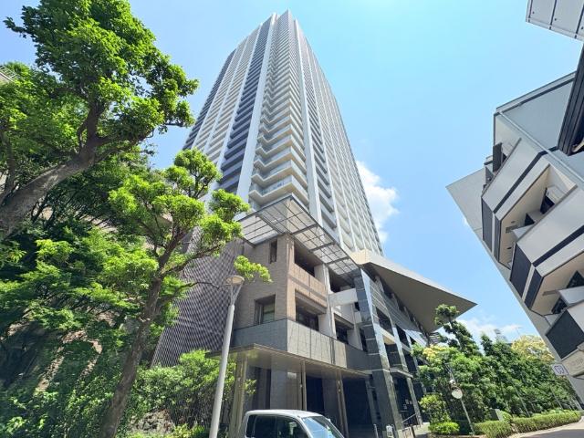 【総戸数476戸のビッグコミュニティ】各フロアに24時間離党可能な屋内ゴミステーションがあり、コミュニティサロンやスカイビューラウンジなど共用設備も充実しています。