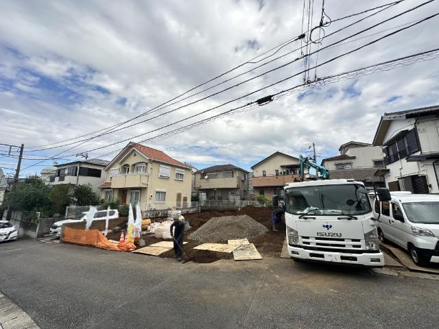 【子育て世代に大変良い環境】全3区画の現地です。同世代の家族が集まりやすく、新たなコミュニティが形成できます。