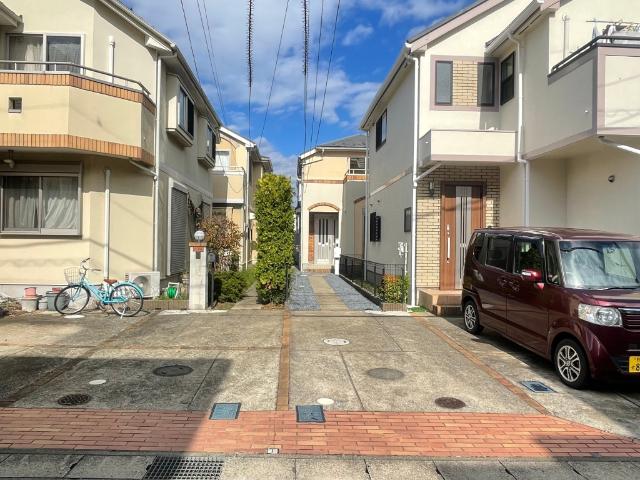 【吹き抜けリビングのお家】空室の為お気軽にご見学いただけます♪