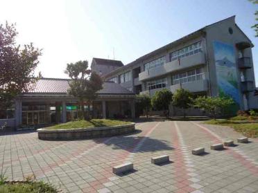 倉吉市立上北条小学校：140m