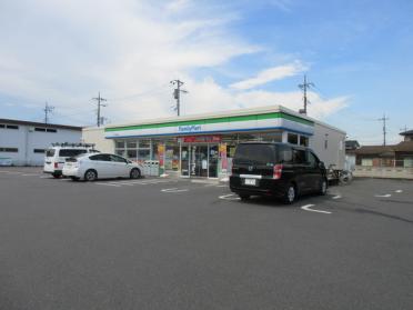 ファミリーマート小山神鳥谷店：305m