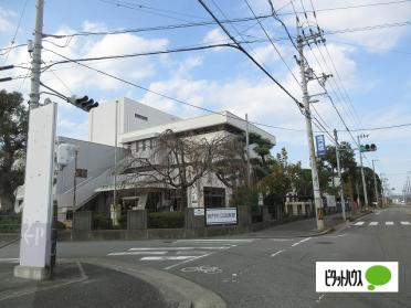 鳴門市立図書館：1550m