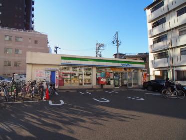 ファミリーマート吹上駅北店：63m