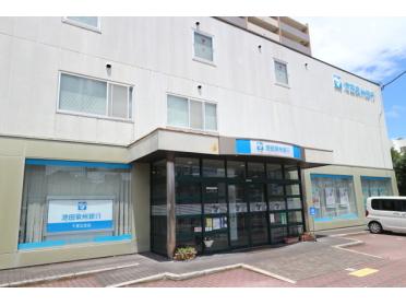 池田泉州銀行千里丘支店：76m