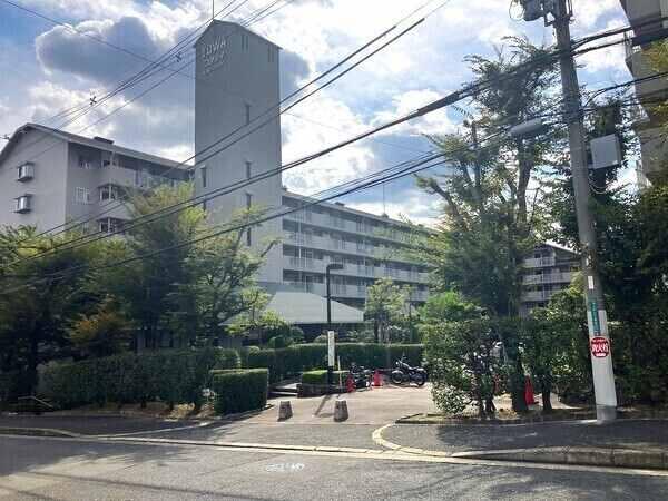 周辺には生活利便施設が充実、ご家族皆さまにとって暮らしやすい住環境です。お気軽にお問合せください。