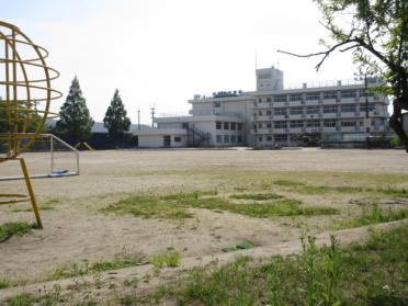 仙台市立鶴巻小学校：925m