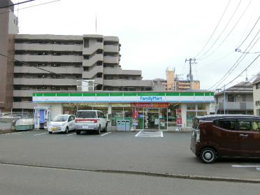 ファミリーマート二の森店：183m