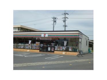 セブンイレブン津市一身田中野店：454m