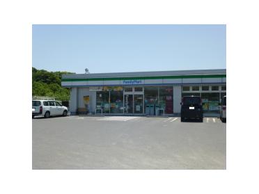 ファミリーマート津岩田店：979m