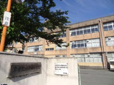 津市立一身田小学校：814m