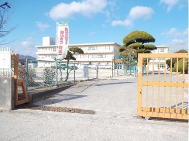 総社市立常盤小学校：207m