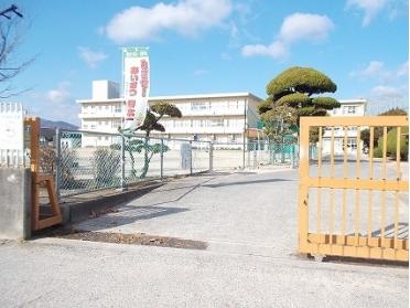 総社市立常盤小学校：425m