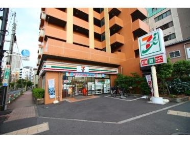 セブンイレブン荒川南千住5丁目店：272m