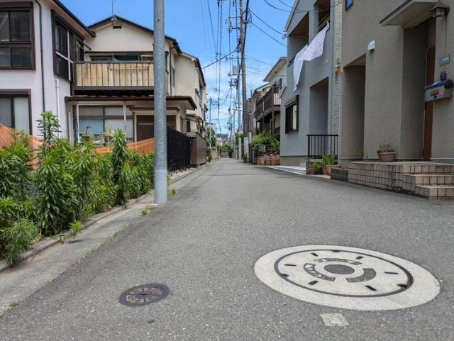 私道(北東道路)を含む土地写真
