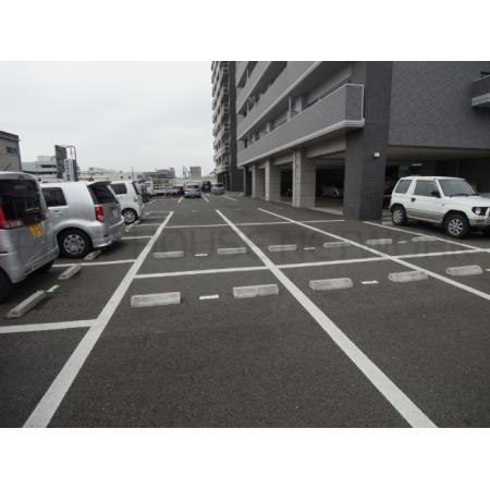 サムティ熊本近見Ⅰ 外観写真5 駐車場
