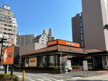 ロイヤルホスト湊川店：686m