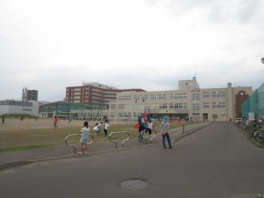 旭川市立青雲小学校：208m