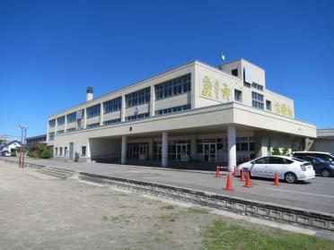 旭川市立向陵小学校：878m