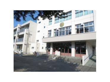 旭川市立知新小学校：624m