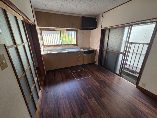 五位ノ池町３丁目戸建 リビング