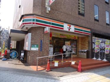 セブンイレブン大阪法務局前店：2074m