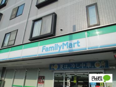 ファミリーマート小金井桜町店：178m