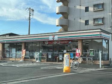 セブンイレブン坂戸泉町店：281m