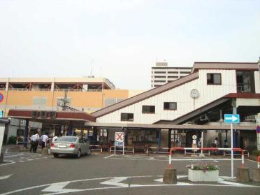 鴻巣駅(JR　高崎線)：930m