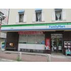 ファミリーマート栄町通店：136m