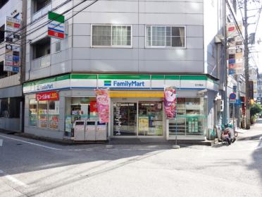 ファミリーマート廿代橋店：393m