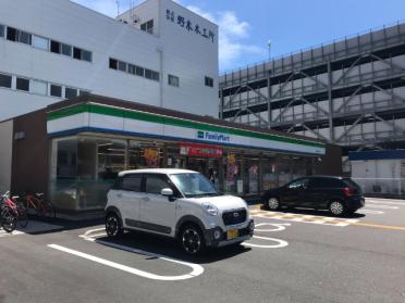 ファミリーマート高知梅ノ辻店：232m