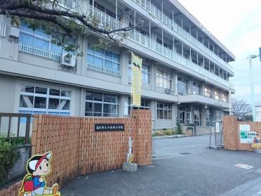 高知市立小高坂小学校：527m