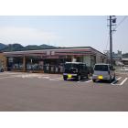 セブンイレブン高知神田西店：329m