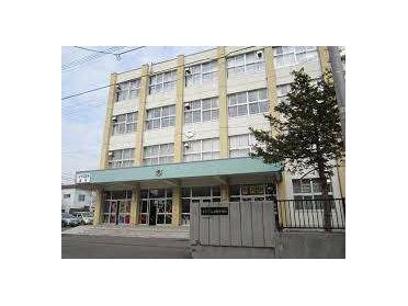 札幌市立白石中学校：761m