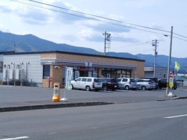 セブンイレブン富良野緑町店：800m