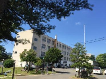 札幌市立八条中学校：810m