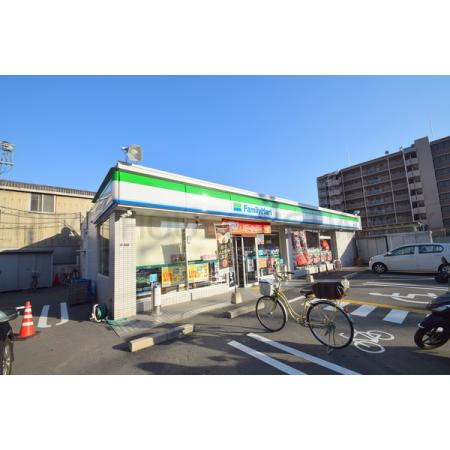 大阪市鶴見区横堤マンション 周辺環境写真1 ファミリーマート鶴見諸口1丁目店：275m