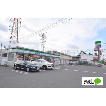 大阪市鶴見区安田アパート 周辺環境写真5 ファミリーマート鶴見安田二丁目店：737m