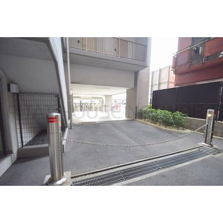 大阪市城東区鴫野西マンション 外観写真5 駐車場