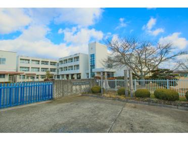 赤磐市立桜が丘小学校：1281m