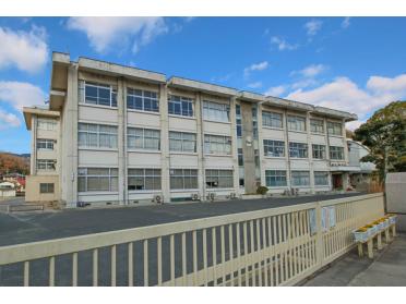 岡山市立牧石小学校：3341m