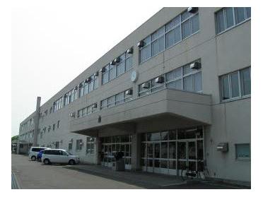 札幌市立青葉中学校：513m