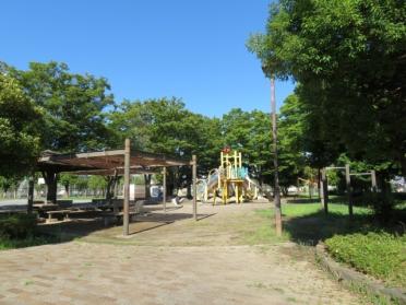 中曽根公園：330m