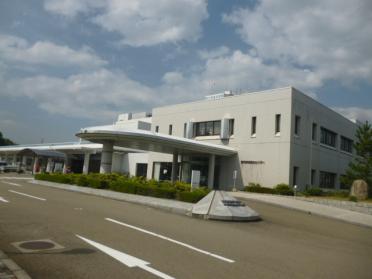愛媛県立新居浜病院：559m