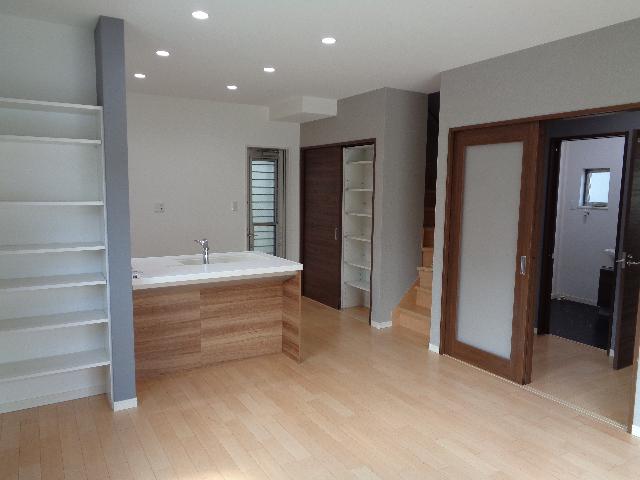 新居浜市中須賀町一戸建 リビング