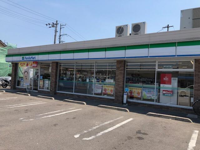 ファミリーマート新居浜庄内店：1081m