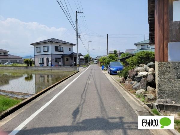 垣生一丁目O様売土地 前面道路含む現地写真