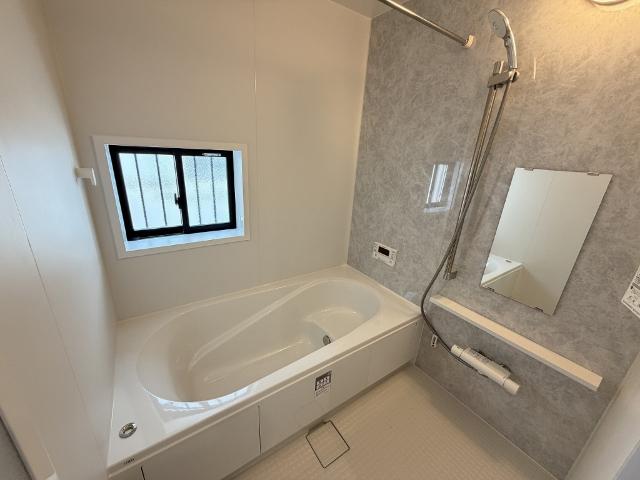 新居浜土橋2丁目2697番A号棟 バス／シャワー