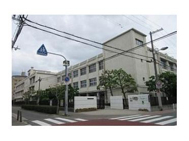 大阪市立新森小路小学校：80m