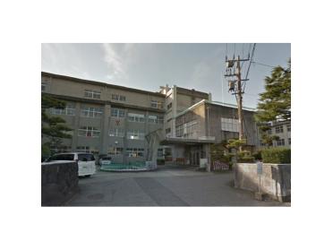 富山市立堀川小学校：1035m